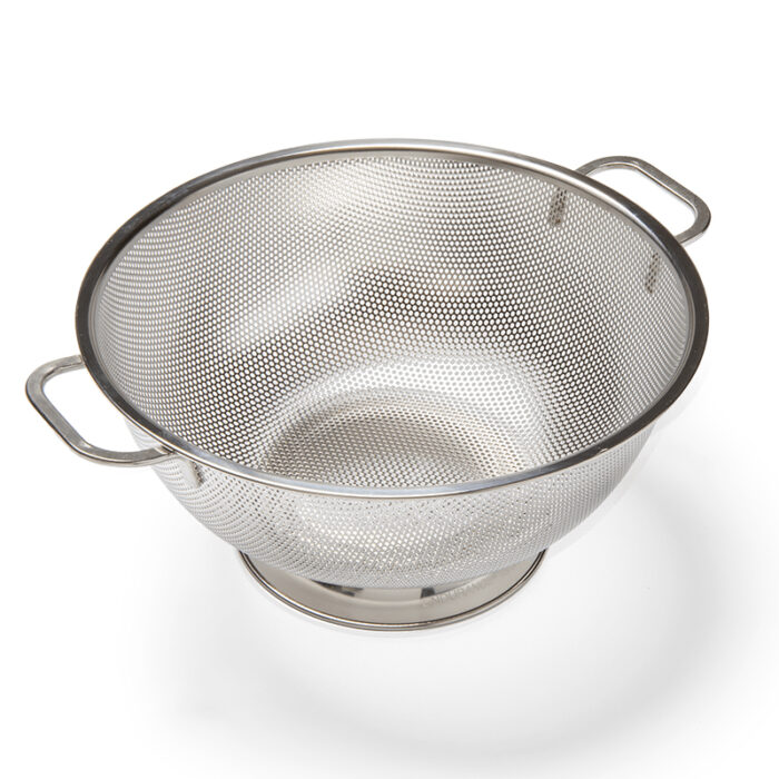 The Colander Features A Classic Design With A Wide, Shallow Bowl And Evenly Spaced Perforations For Efficient Drainage.