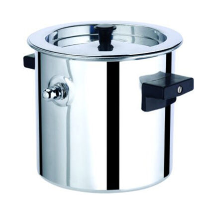 The milk cooker is designed with a non-stick inner pot and a lid, allowing for easy cooking and preventing milk from sticking or burning.
