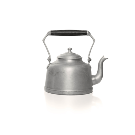 his kettle is designed for boiling water quickly and efficiently. It typically features a corded base for easy plug-in and a handle for safe handling