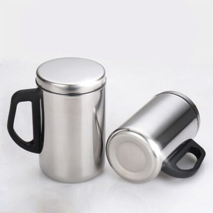 Ceramic mug with a matching cover, perfect for keeping your beverages hot and preventing spills.