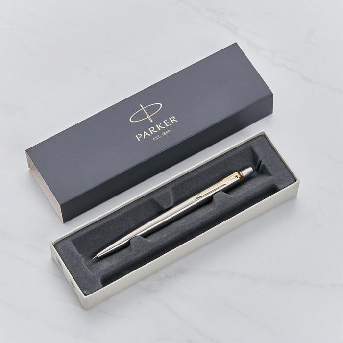 A Stylish Ball Pen From Parker Jotter Collection Featuring Gold Trim, Customizable With Personalized Engravings.